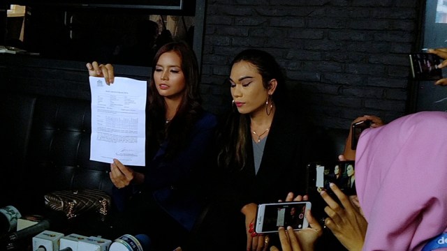 Ibunda Kerap Menangis saat Denny Sumargo Dituding Hamili Perempuan dan Dihujat (19299)