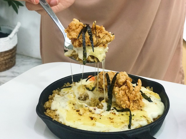 Sensasi Makan Siang di Toko Tanaman LOF Plants & Kitchen (46352)