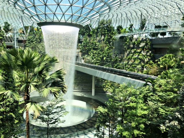 (NOT COVER) Jewel Changi Airport