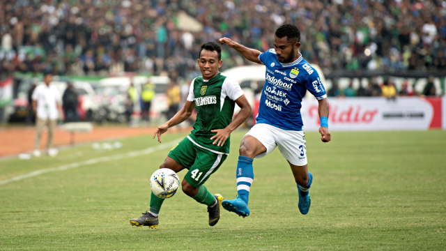 Tony Sucipto di Antara Persib dan Persija (52127)