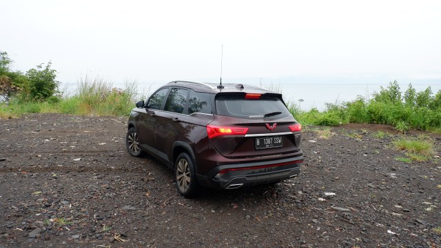 Test drive Wuling Almaz