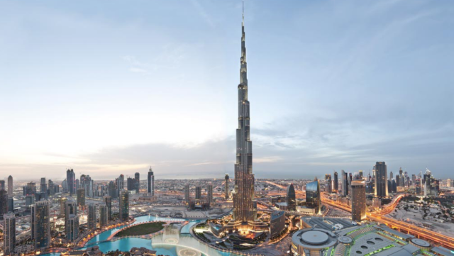 Burj Khalifa menjelang matahari terbenam Foto: burjkhalifa.ae