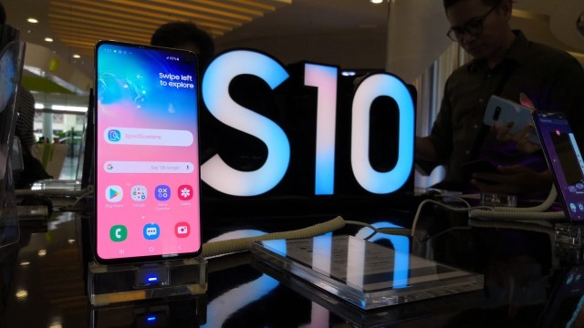 Penjualan perdana Samsung Galaxy S10 di Jakarta. Foto: Bianda Ludwianto/kumparan