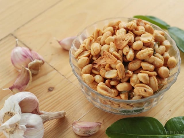 Resep Kacang Bawang Renyah Tahan Lama untuk Camilan Lebaran. Foto: Instagram/ @impianira