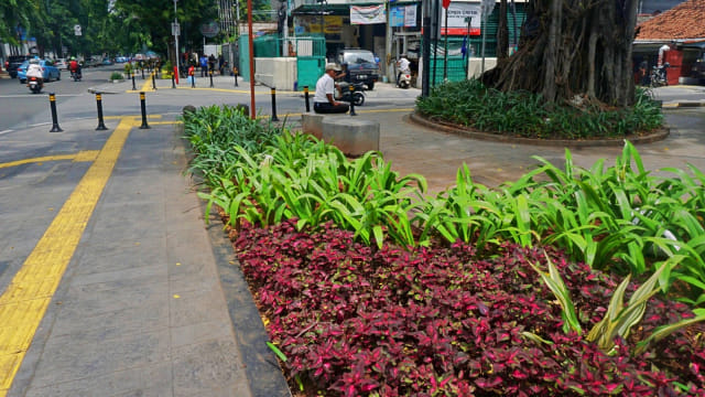 Suasana trotoar di Jalan KH Wahid Hasyim, Jakarta Pusat. Foto: Irfan Adi Saputra/kumparan