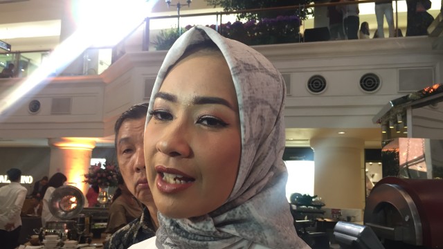 Alya rohali di plaza Indonesia
