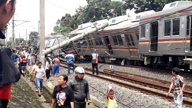 Kondisi KRL Commuter Line yang mengalami kecelakaan di Cilebut. Foto: Dok. Istimewa