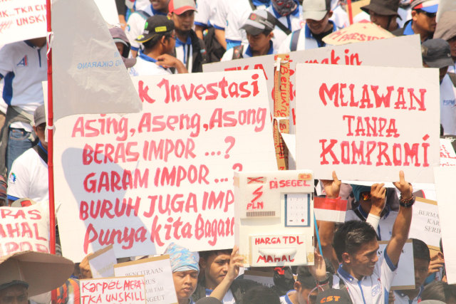 Demonstrasi menolak asing dan aseng dalam rangka memperingati Hari Buruh. Sumber: majalahsedane.org