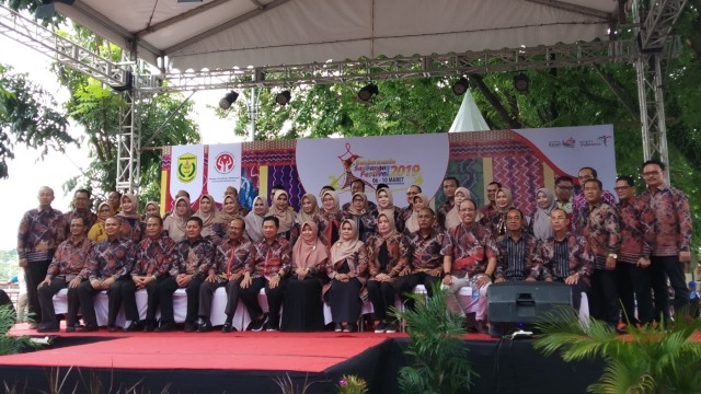 Penutupan Banjarmasin Sasirangan Festival 2019 di Siring Menara Pandang, Kota Banjarmasin, Minggu (10/3/2019). Foto: Zahidi/banjarhits.id