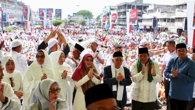 Ma'ruf Amin di acara Tabligh Akbar di Kota Padang Sidempuan, Minggu (10/3). Foto: Rafyq Alkandy/kumparan