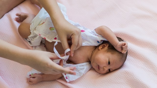 Ilustrasi bayi pakai gurita. Foto: Shutterstock