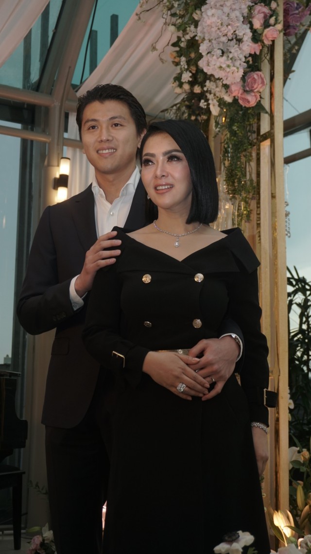 Reino Barack dan Syahrini. Foto: Iqbal Firdaus/kumparan