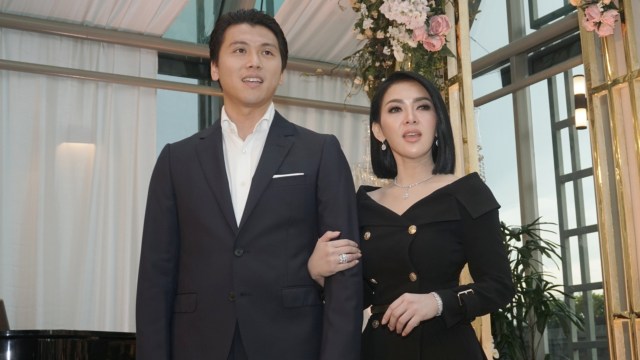 Reino Barack dan Syahrini. Foto: Iqbal Firdaus/kumparan