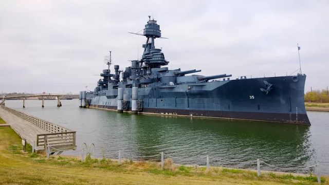 Menengok Museum Kapal Perang di Texas (14163)