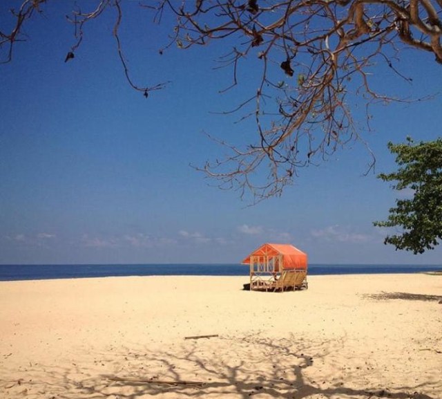 Pasir Putih di Pulau Hatta. Dok : Nana Rohana