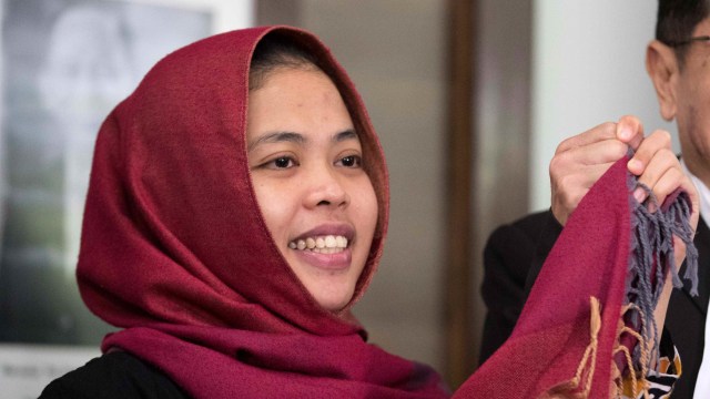 Siti Aisyah saat Konferensi Pers di Kedutaan Besar Indonesia, Kuala Lumpur, Malaysia. Foto: AP