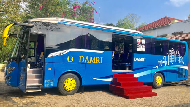 Ilustrasi bus DAMRI. Foto: Instagram/@damriindonesia