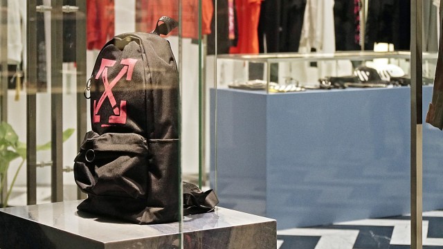 Store pertama Off-White di Indonesia, Plaza Indonesia
