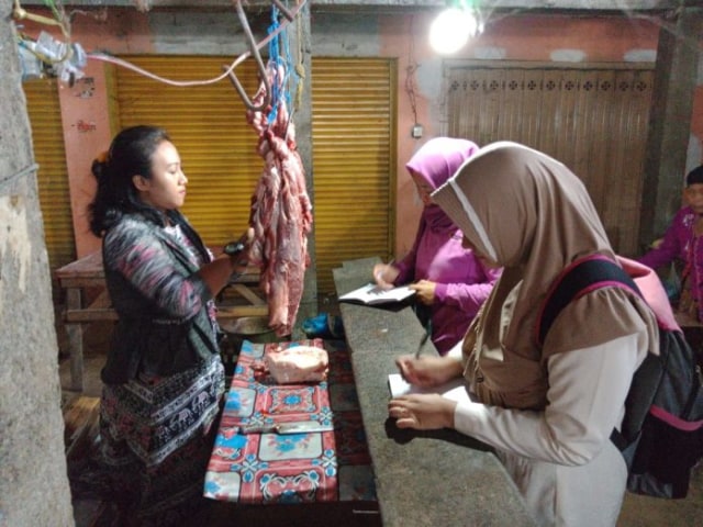 Marak Isu Daging Celeng, Disnak Probolinggo Ambil Sampel Daging