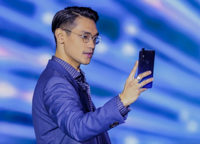 com-Afgansyah Reza pada peluncuran Vivo V15 Foto: Dok. Vivo Indonesia