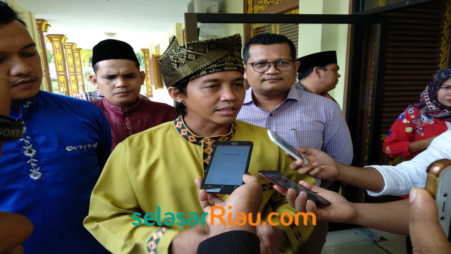 Raja Juli Antoni Sekjen PSI .jpg