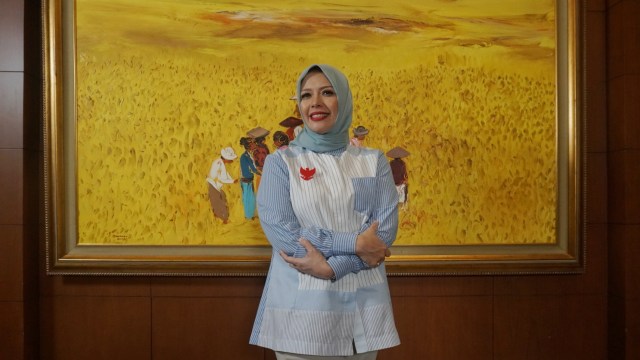 Cara Desainer Vivi Zubedi Ajak Perempuan untuk Tetap Produktif di Tengah Pandemi (214981)