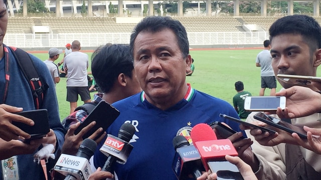 Pelatih Semen Padang, Syafrianto Rusli. Foto: Sandy Firdaus/kumparan