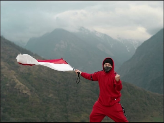 7 Momen Gading Marten Liburan ke Nepal dengan Para Artis (77975)