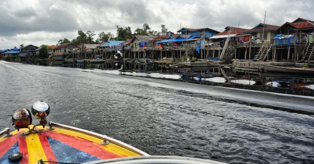 Kampung Semangit di muara sungai Leboyan, yang membelah Taman Nasional Danau Sentarum. Foto: Herman SP