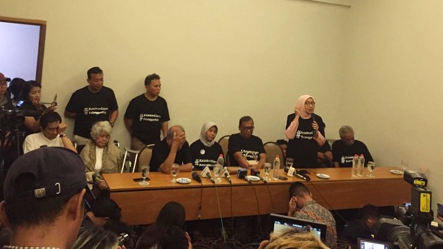 Konferensi pers keluarga korban penculikan aktivis 98 tolak capres pelanggar HAM di Hotel Grand Cemara, Jakarta Pusat. Foto: Lutfan Darmawan/kumparan
