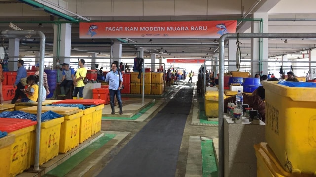 Pasar Ikan Modern (PIM) Muara Baru, Pedagang Ikan
