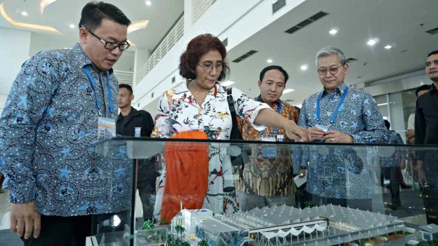 Menteri KKP Susi Pudjiastuti tiba di Pasar Ikan Modern Muara Baru, Jakarta Utara (13/3). Foto: Iqbal Firdaus/kumparan