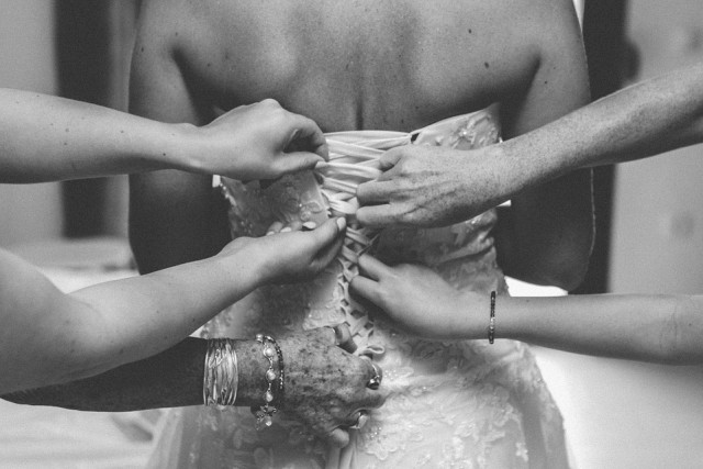 Harga Sampai Puluhan Juta, Kenapa Gaun Pengantin Mahal? (240075)