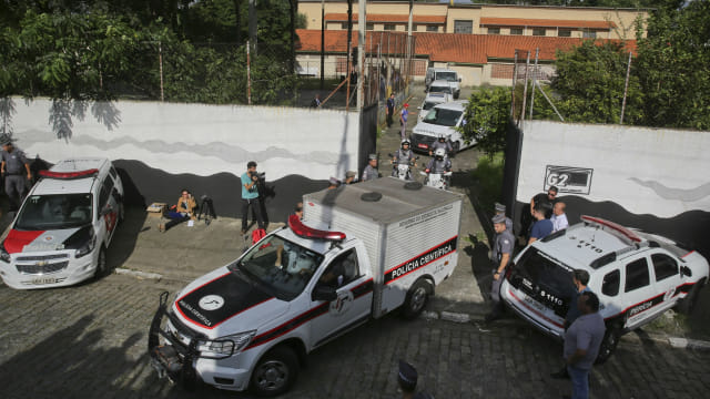 Suasana usai penembakan di sekolah di Brasil. Foto: AP