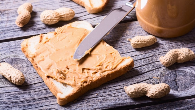 roti dengan selai kacang Foto: Shutterstock