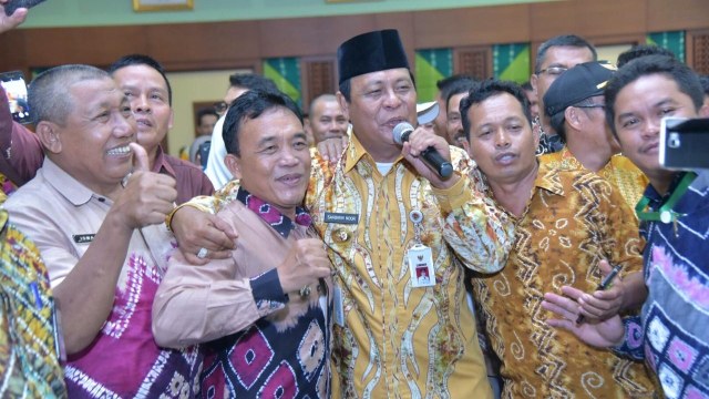 Gubernur Kalsel H Sahbirin Noor bersama kepala desa se-Kalimantan Selatan, Kamis (14/3/2019). Foto: Humpro Setdaprov Kalsel