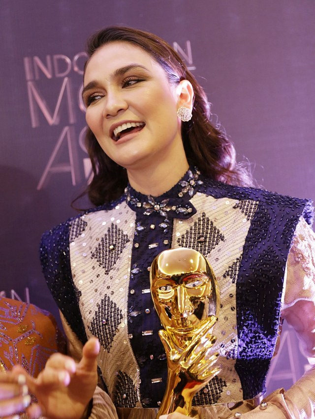 Luna Maya saat hadir di Indonesia Movie Actor Award 2019 di MNC Tower Jakarta Kamis (15/03). Foto: Ronny