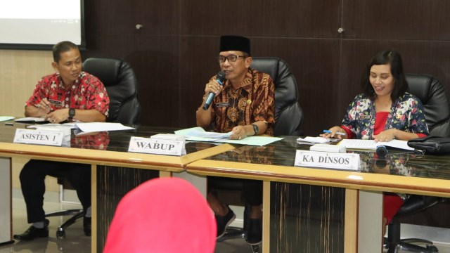 Wakil Bupati Bojonegoro Drs Budi Irawanto MPd, saat berikan sambutan dalam acara Rapat Koordinasi (Rakor) Pembentukan Karang Wreda. Jumat (15/03/2019)