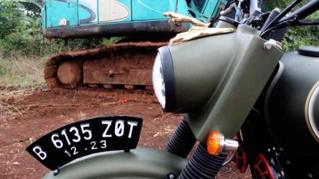 Kawasaki W175 Dirombak Jadi Royal Enfield Classic 500 (518054)