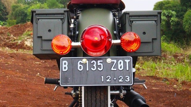 Kawasaki W175 Dirombak Jadi Royal Enfield Classic 500 (518053)
