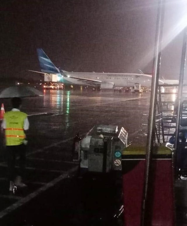 Pesawat Garuda yang tergelincir di Bandara Adisutjipto Yogyakarta. Foto: Dok. Istimewa