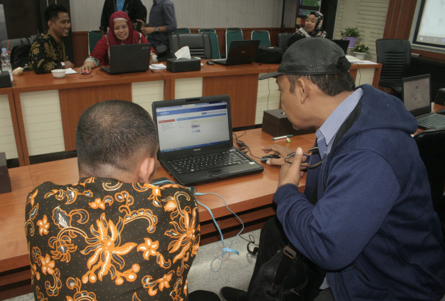 Antusiasme warga dalam mengisi SPT Tahunan di Kantor Wilayah (Kanwil) Direktorat Jenderal Pajak (DJP) Jawa Tengah (Jateng) II, Manahan, Solo. (Agung Santoso)
