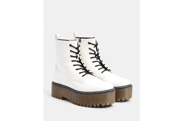 Platform Shoes Yang Nyaman Dan Keren Dipakai Saat Hangout Bareng Sahabat Kumparan Com
