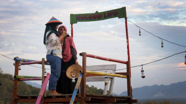 Menikmati Sore di Objek Wisata Pintu Langit Gorontalo 