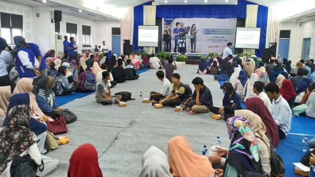 Para mahasiswa Aceh dalam kegiatan Youth Town Hall 2019 di Unsyiah Banda Aceh, Senin (18/3). Foto: Adi Warsidi/acehkini