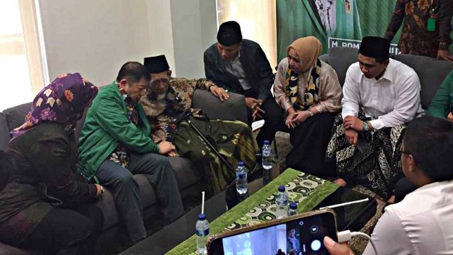 LIPSUS, PPP, Mbah Moen saat menyambangi DPP PPP