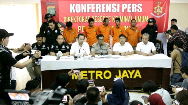 Konferensi pers pengungkapan tersangka kasus perampasan truk tangki Pertamina, di Polda Metro Jaya, Jakarta, Selasa (19/3). Foto: Helmi Afandi/kumparan