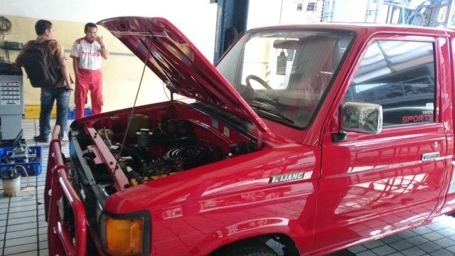 Kijang Super Pick Up yang diservis di bengkel Auto2000. Foto: Istimewa