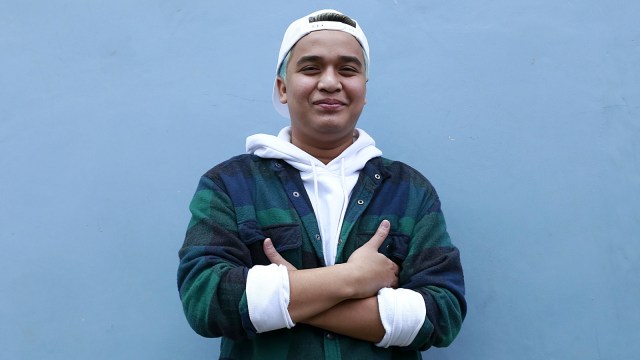 Presenter Billy Syahputra saat ditemui wartawan seusai mengisi acara di studio Trans TV Jakarta Rabu (20/3). Foto: Ronny