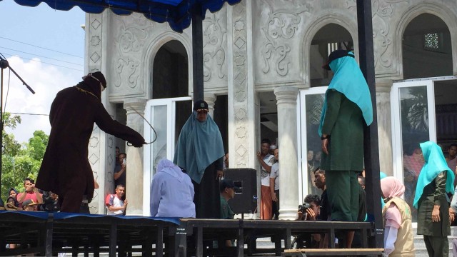 Hukuman cambuk di Aceh. Foto: Zuhri Noviandi/kumparan